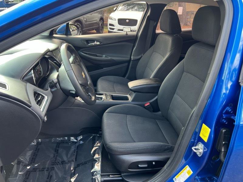 Used 2018 Chevrolet Cruze LT w/ Convenience Package FWD image 7