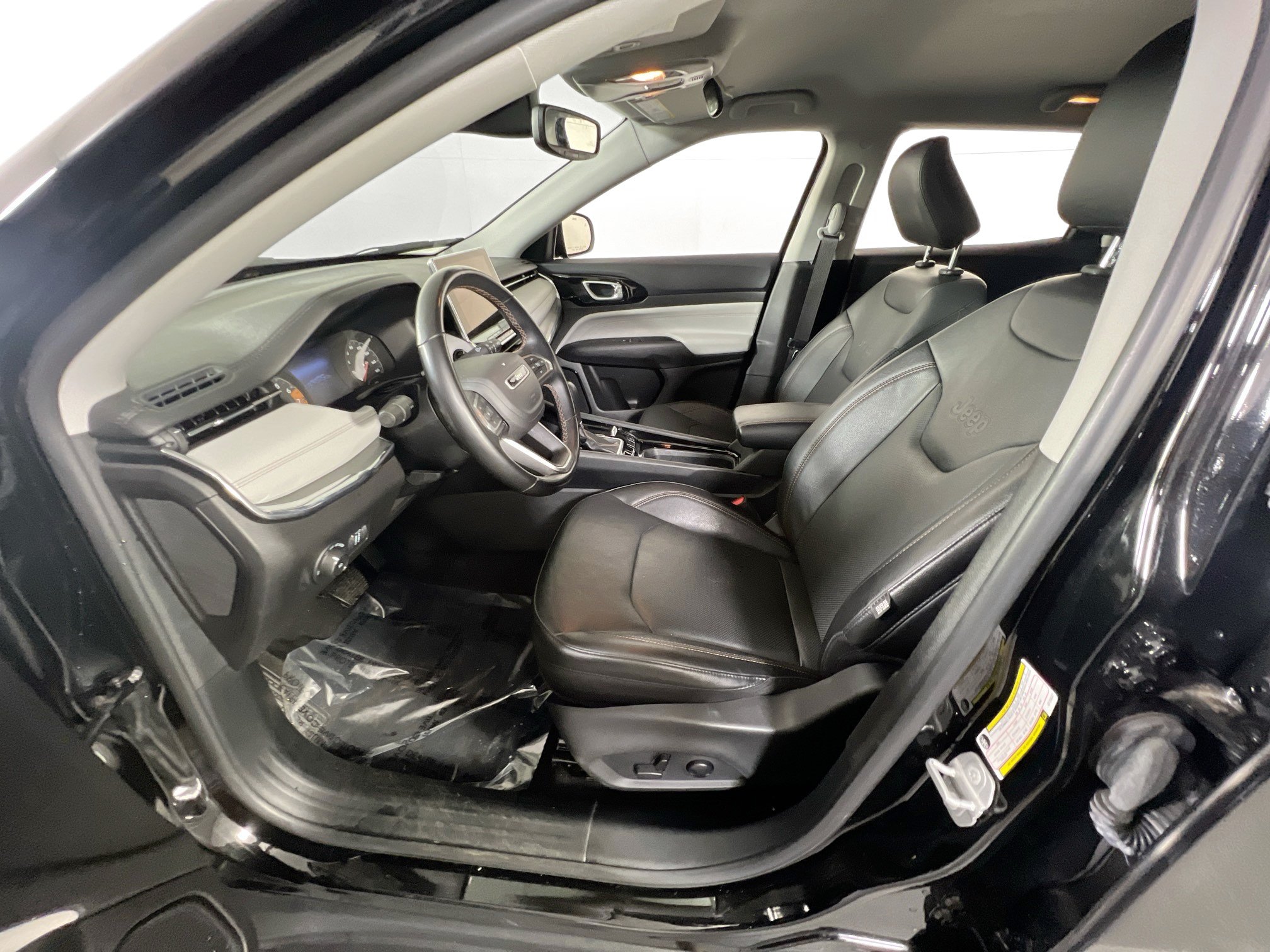 Used 2022 Jeep Compass Limited AWD/4WD image 19