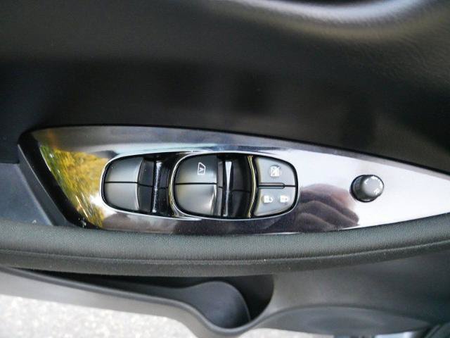 Certified 2025 Nissan Leaf SV Plus FWD image 17