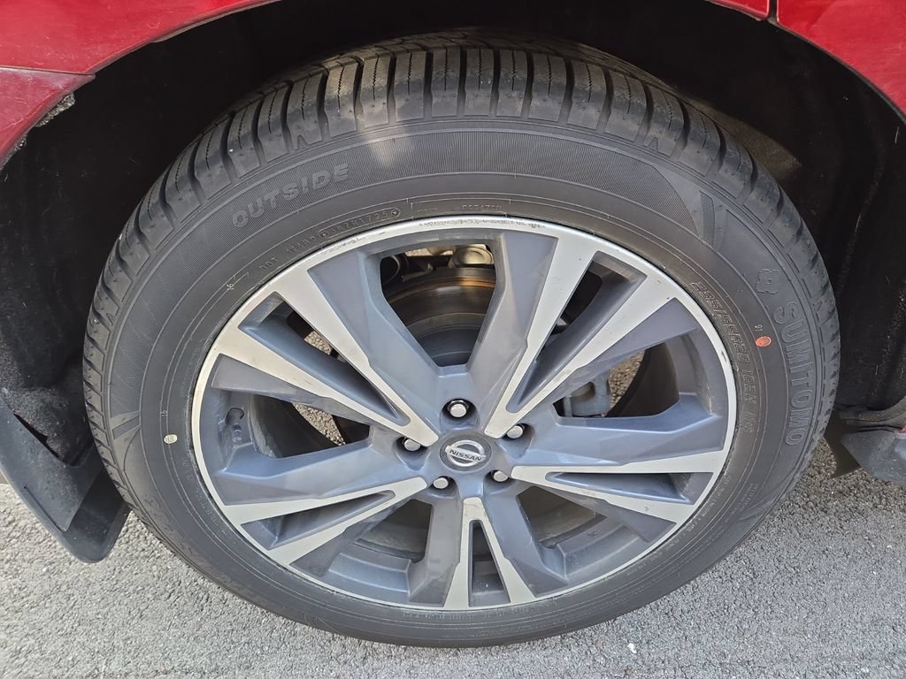 Used 2019 Nissan Pathfinder Platinum FWD image 5