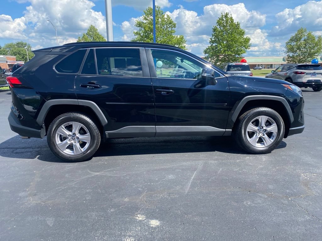 Used 2022 Toyota RAV4 XLE w/ Convenience Package AWD/4WD image 2