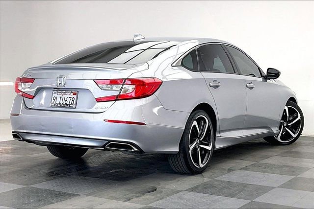 Used 2018 Honda Accord Sport image 11