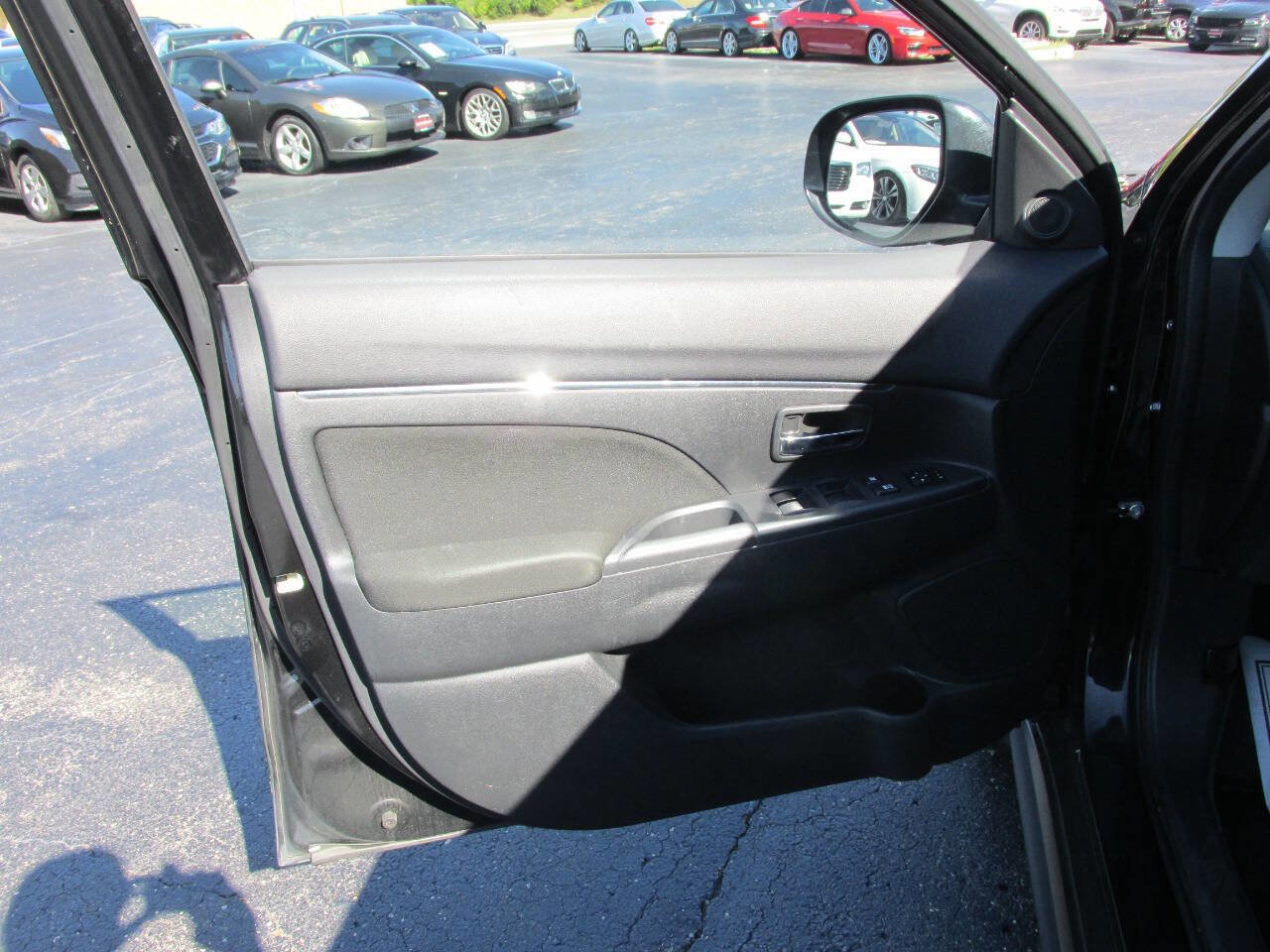 Used 2018 Mitsubishi Outlander Sport ES image 8