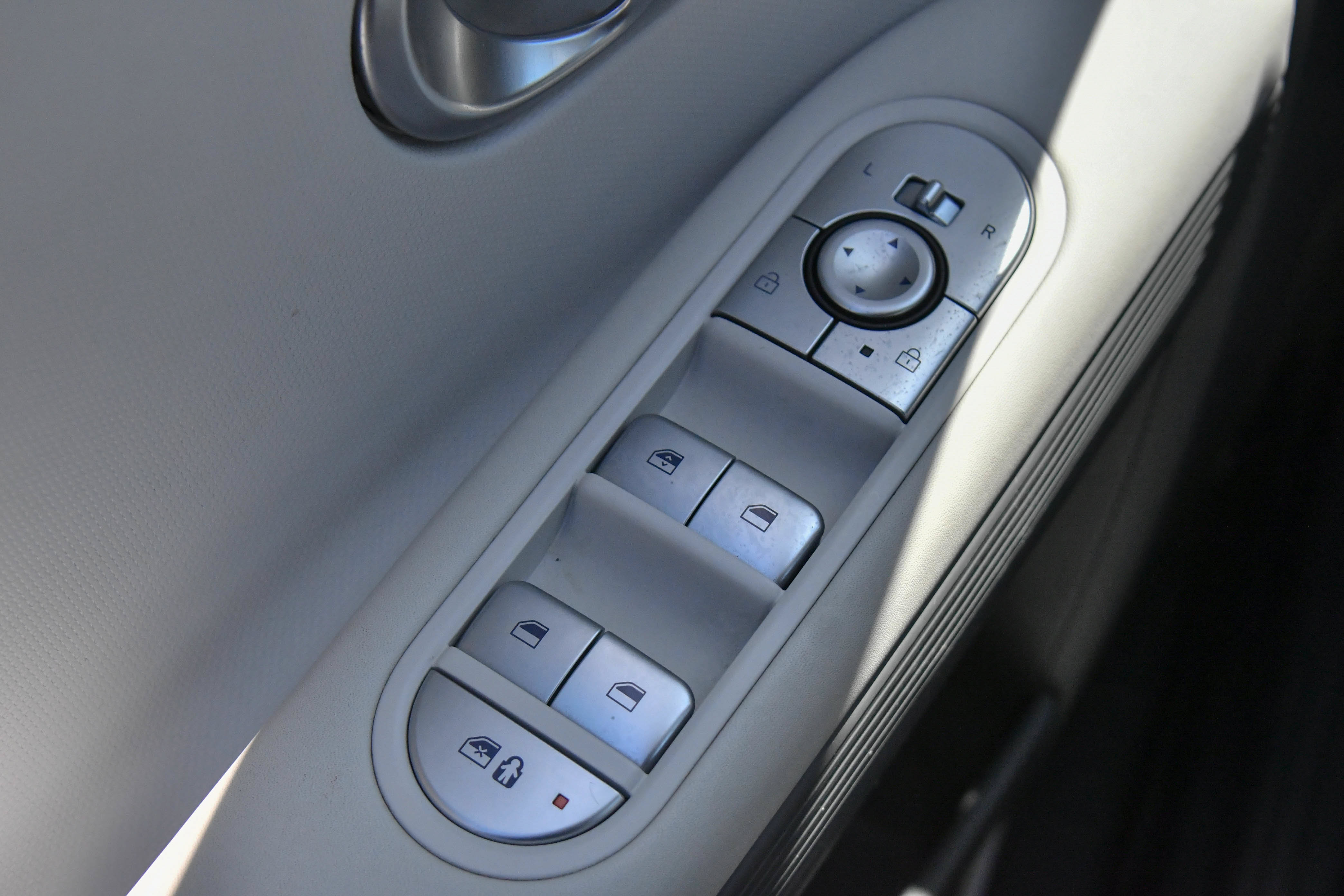 Used 2024 Hyundai Ioniq 5 SE RWD image 36