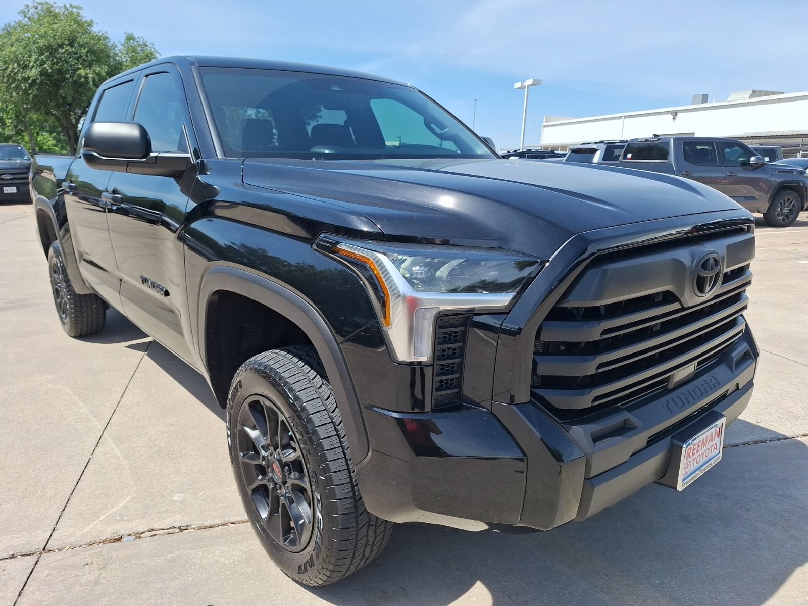 Used 2025 Toyota Tundra SR5 AWD/4WD image 8