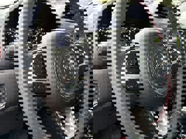 Used 2023 Jeep Renegade Trailhawk AWD/4WD image 18