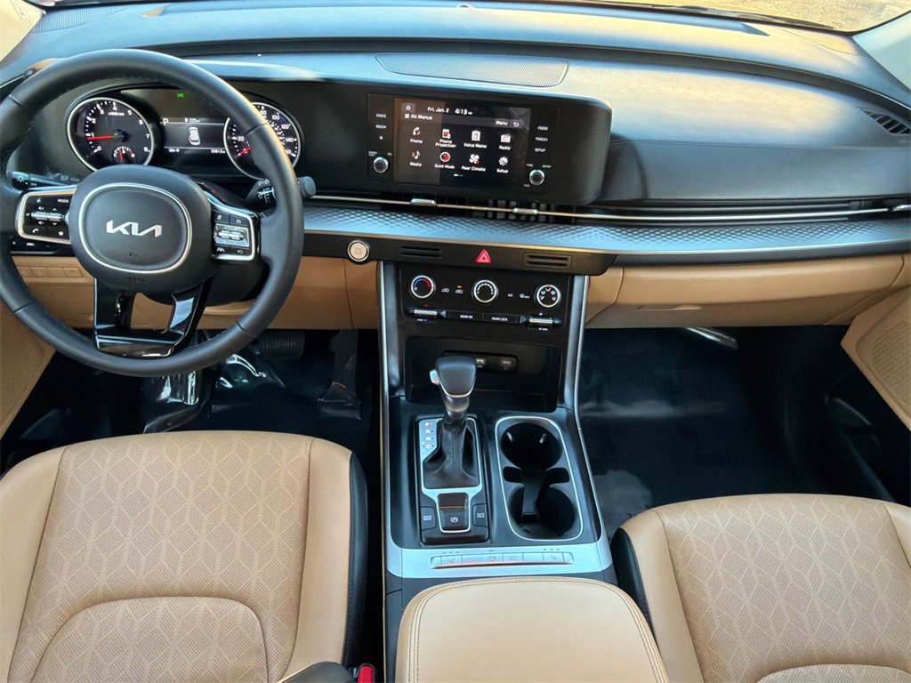 Used 2023 Kia Carnival LX image 18