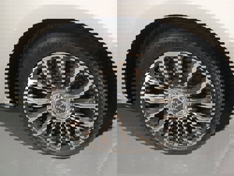 Used 2018 Rolls-Royce Dawn image 37