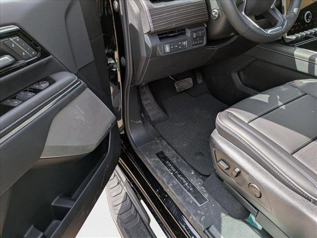 New 2025 GMC Sierra EV Denali image 4