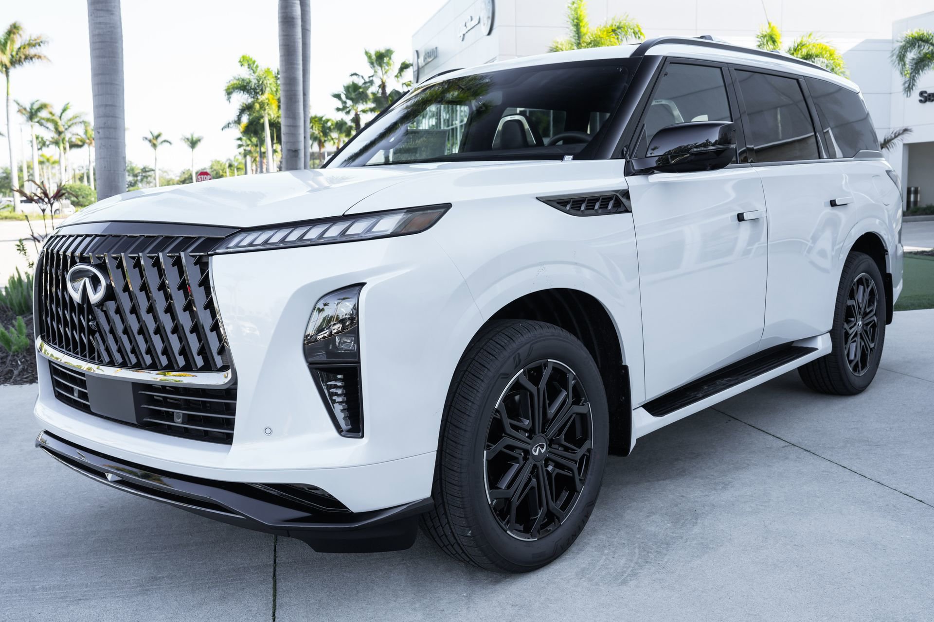 New 2026 INFINITI QX80 4WD w/ Sport Exterior Package image 5