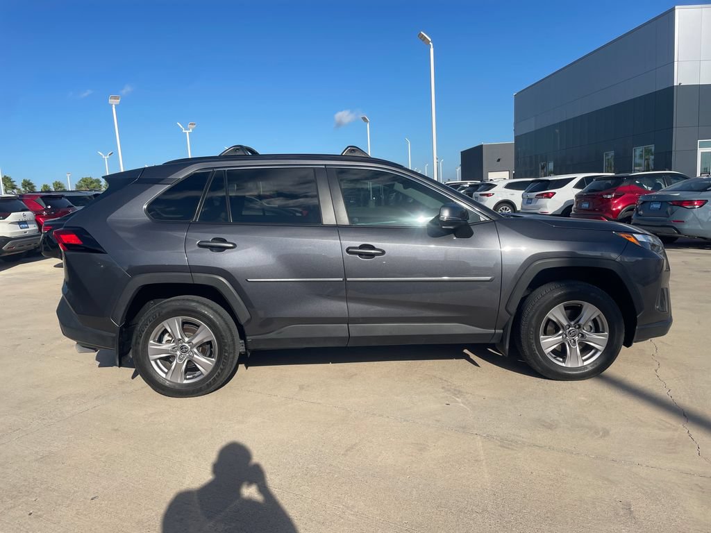 Used 2025 Toyota RAV4 XLE AWD/4WD image 6