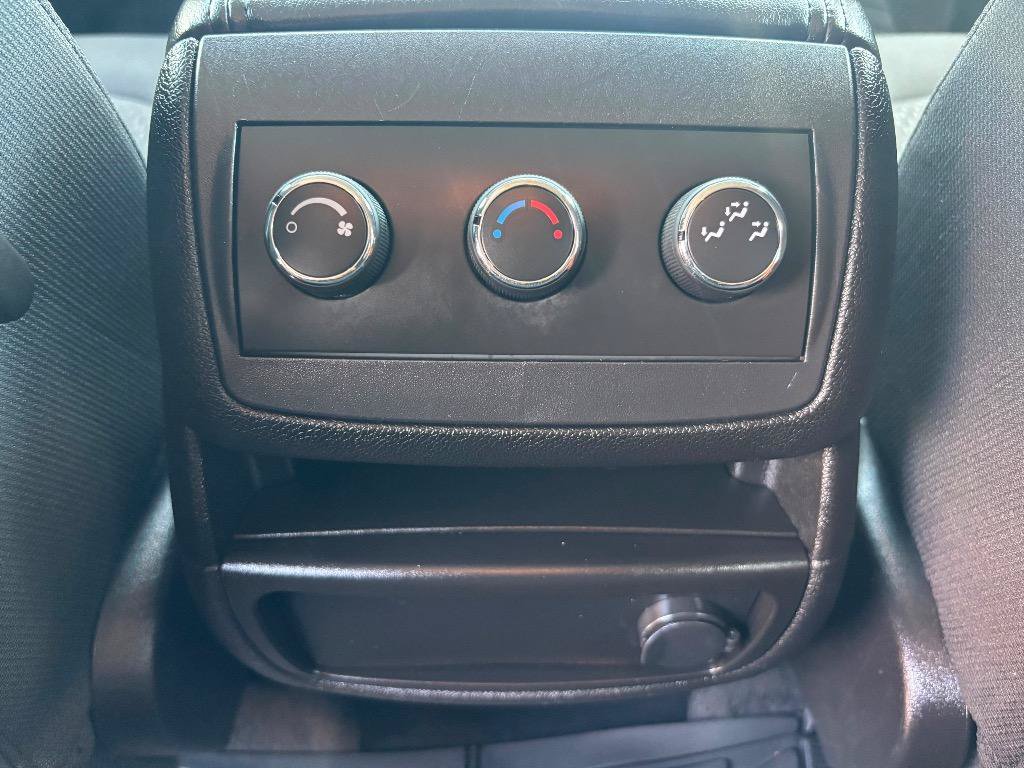Used 2011 GMC Acadia SL w/ Preferred Package AWD/4WD image 26