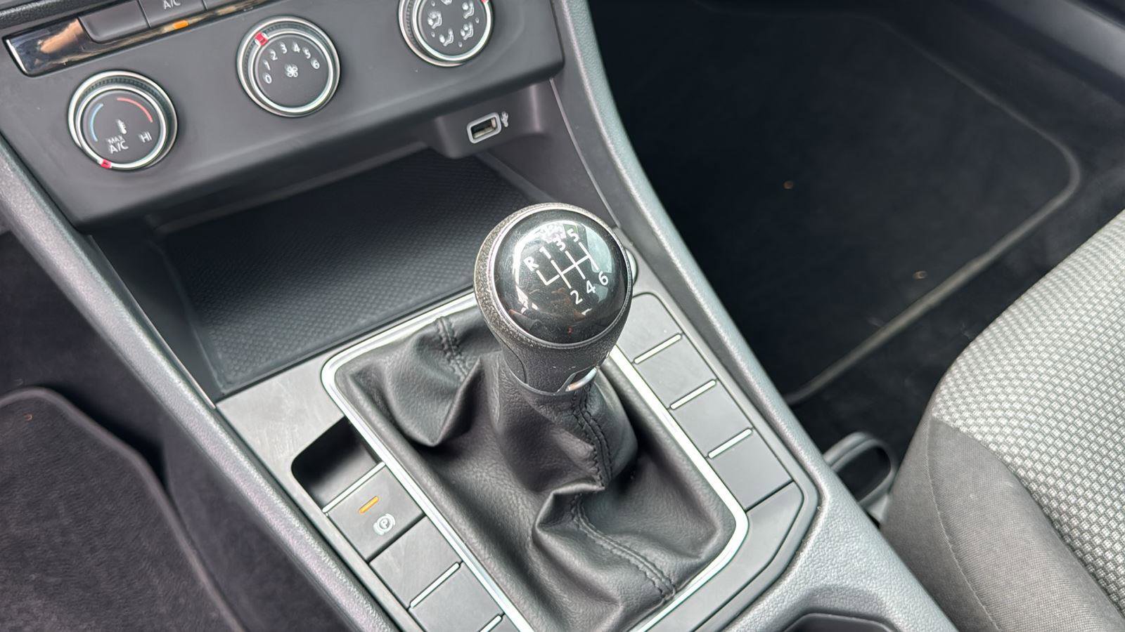 Used 2019 Volkswagen Jetta S w/ Driver Assistance Package image 19