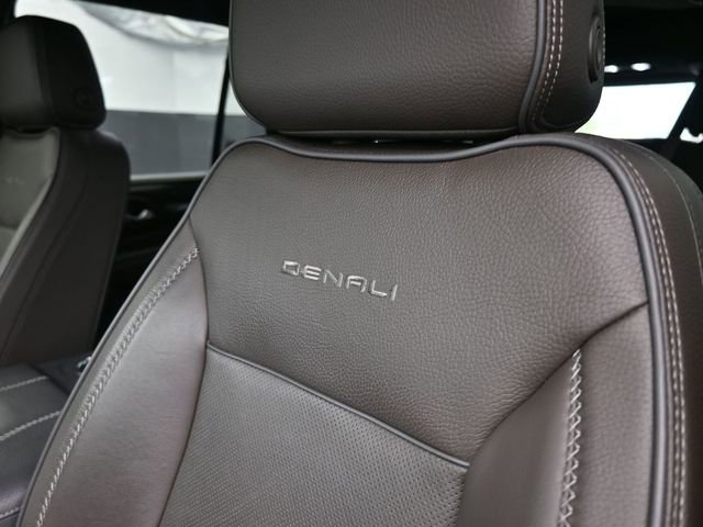 Used 2022 GMC Yukon Denali w/ Denali Premium Package image 22