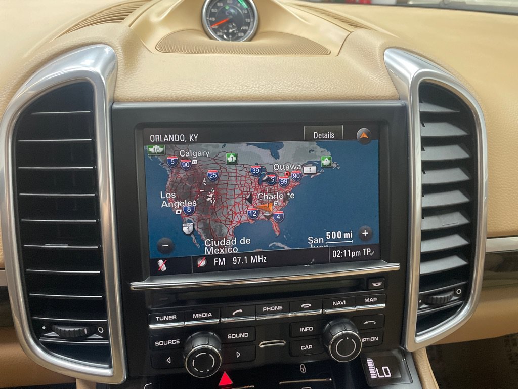 Used 2012 Porsche Cayenne AWD/4WD image 21