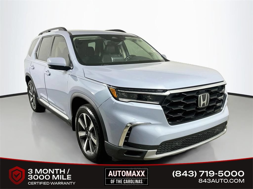 Used 2024 Honda Pilot Touring image 1