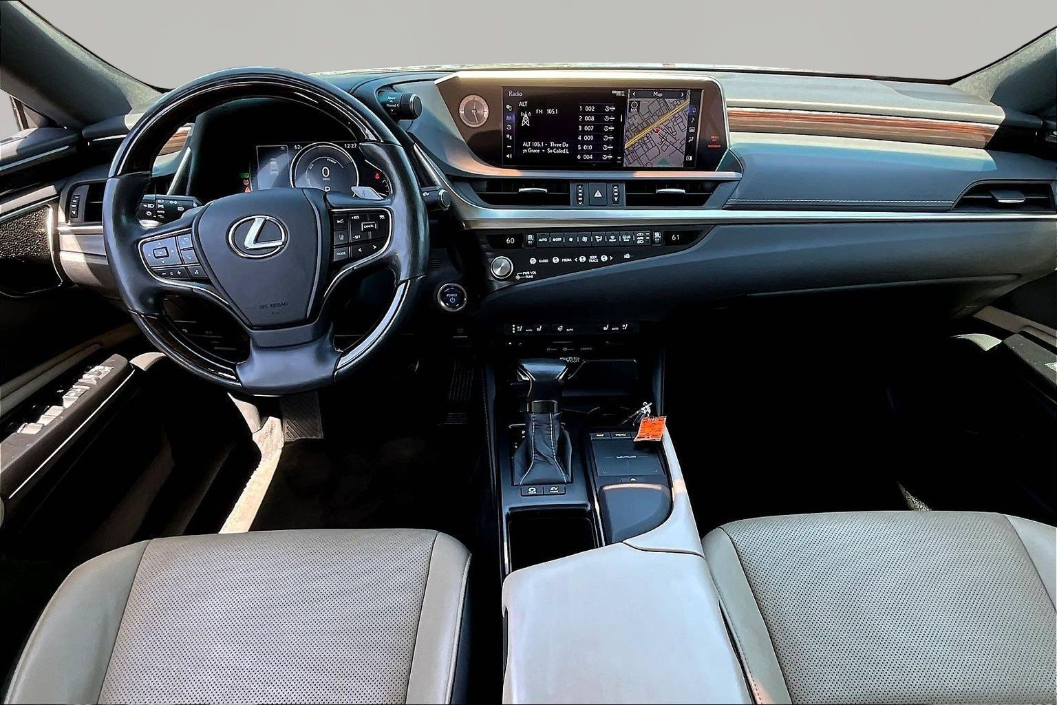 Used 2021 Lexus ES 300h w/ Premium Package image 7