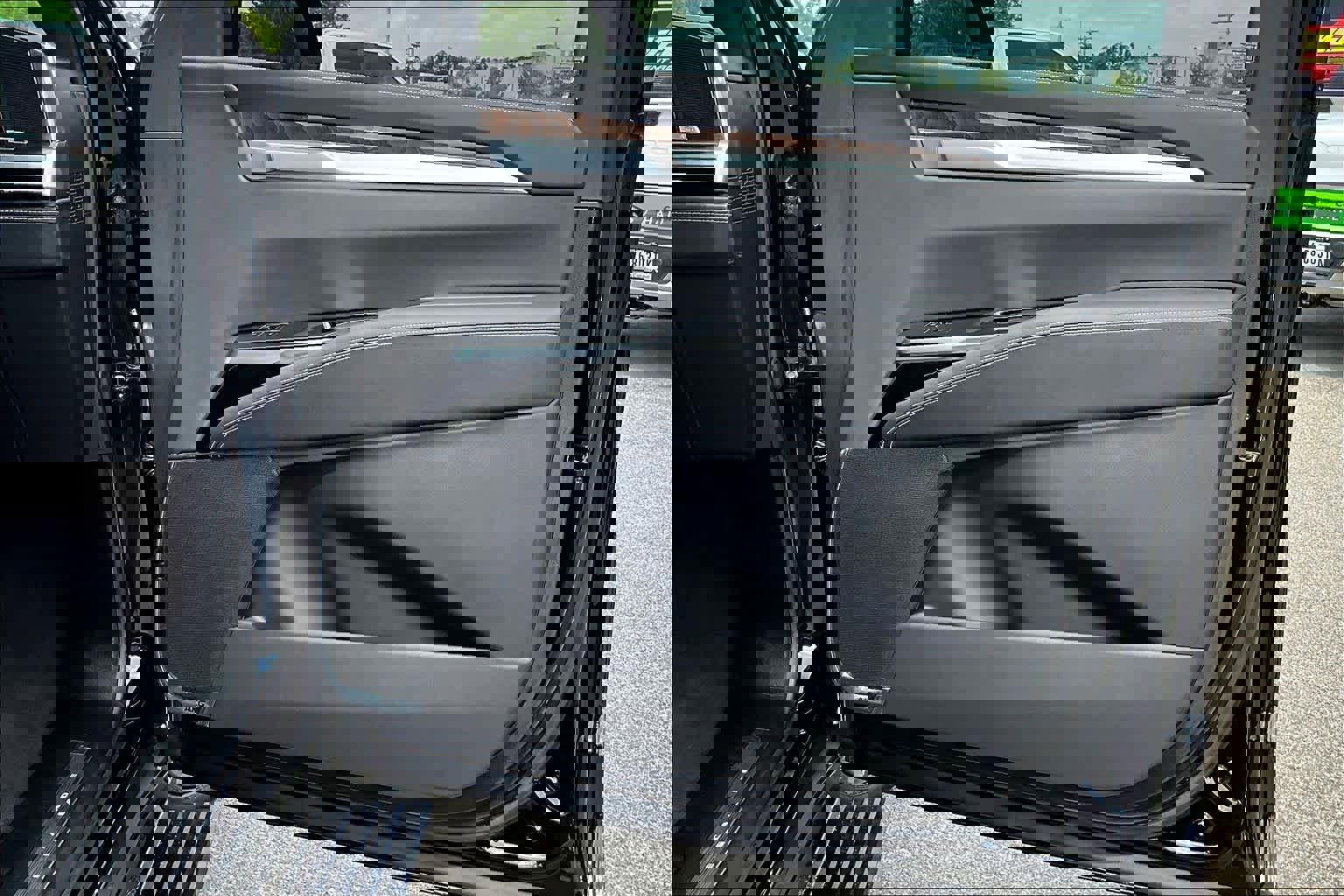 Used 2025 Cadillac Escalade ESV Sport Platinum image 25