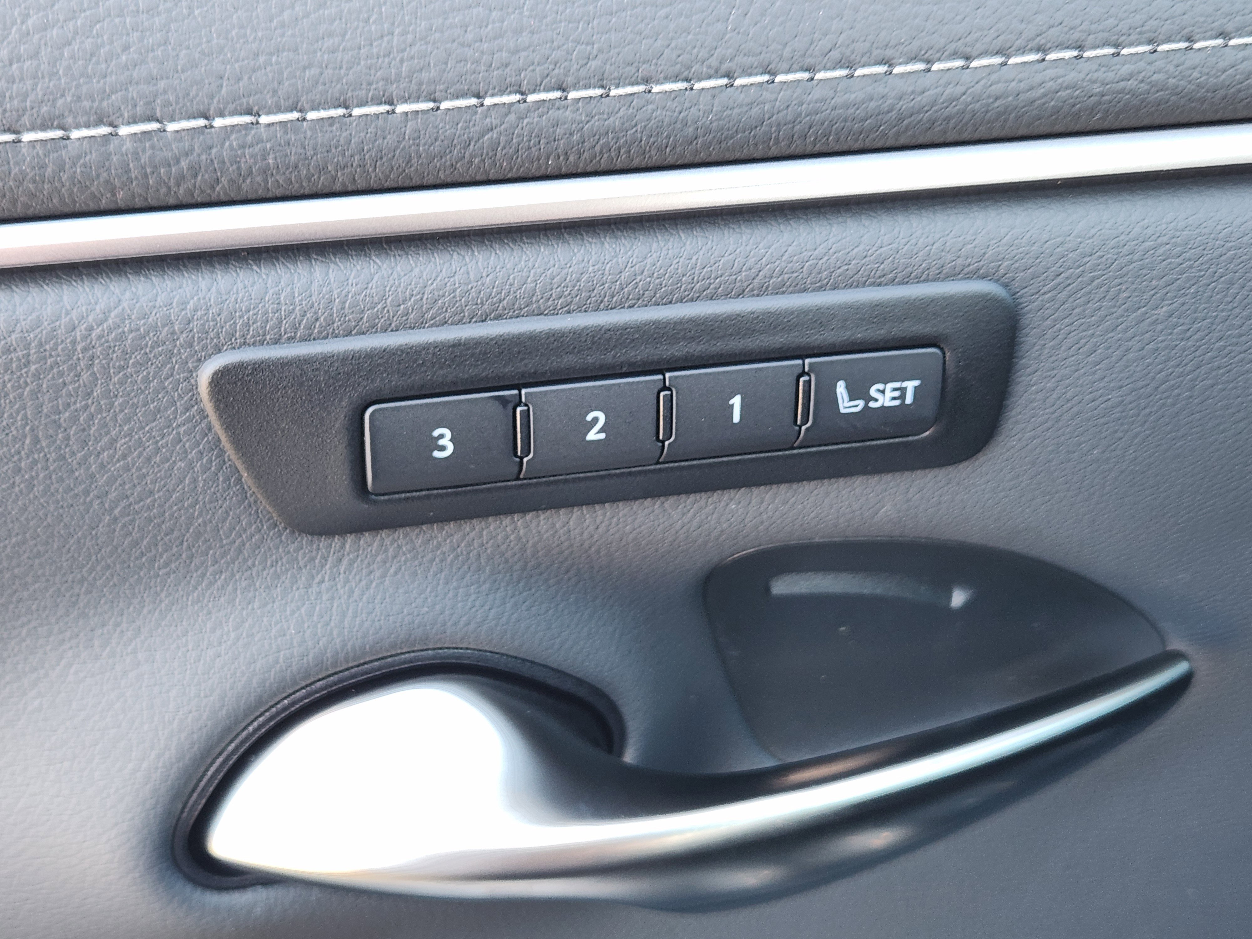 New 2025 Lexus ES 350 w/ Premium Package image 17