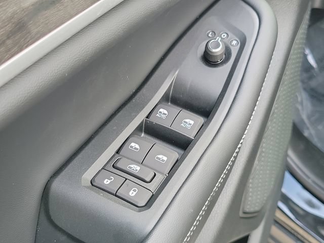 New 2026 Jeep Grand Cherokee Altitude RWD image 18