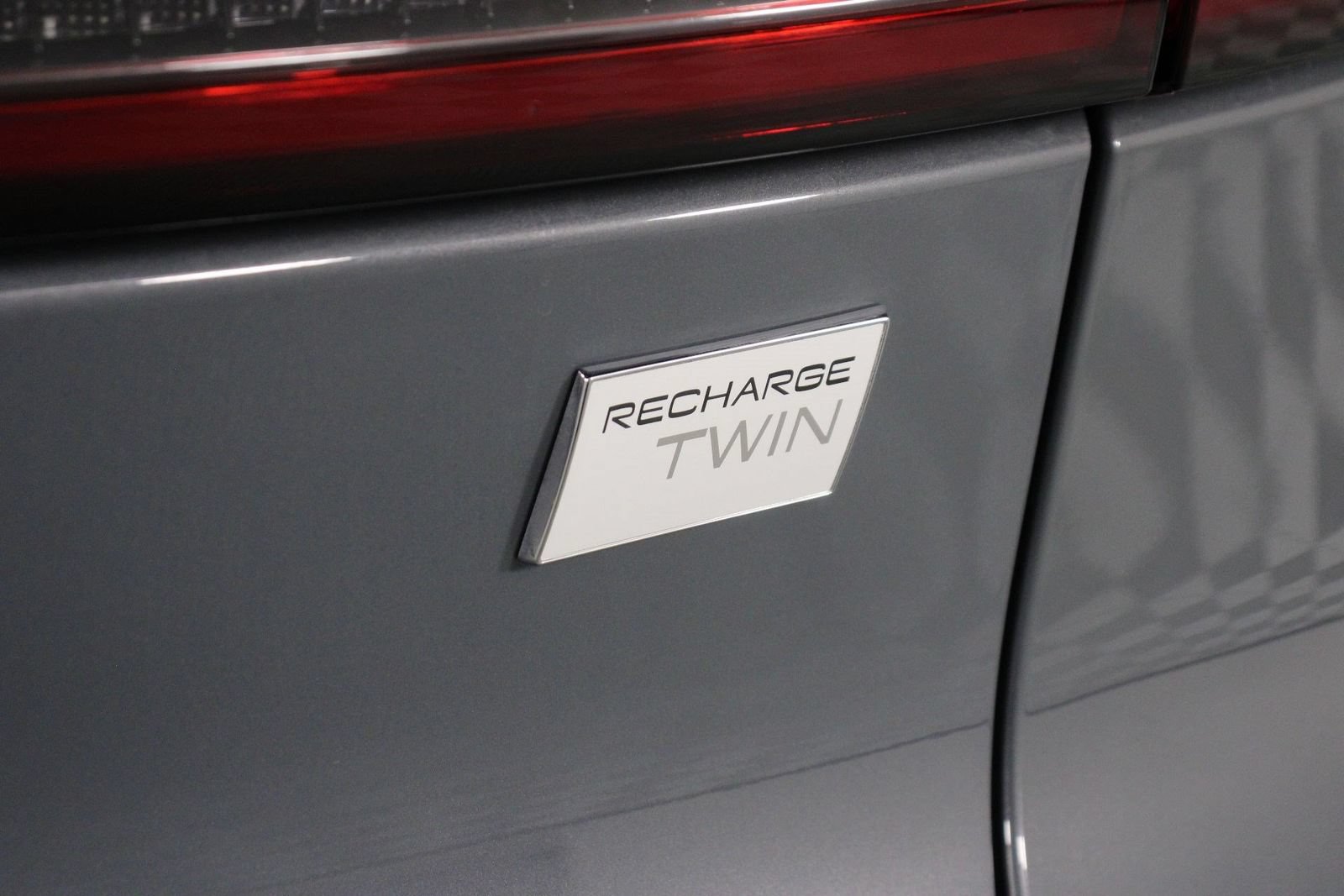 Certified 2023 Volvo C40 P8 Recharge Ultimate w/ Protection Package Premier AWD/4WD image 20