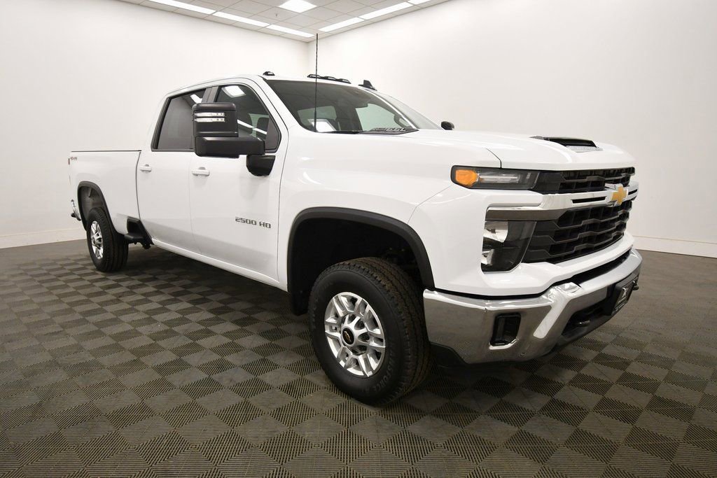 Used 2024 Chevrolet Silverado 2500 LT w/ Convenience Package AWD/4WD image 10