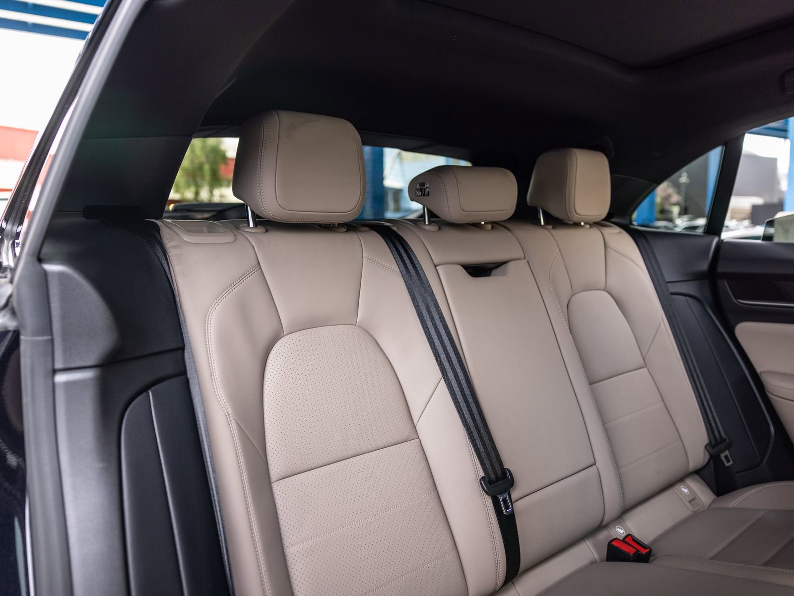 Certified 2025 Porsche Macan Electric image 35