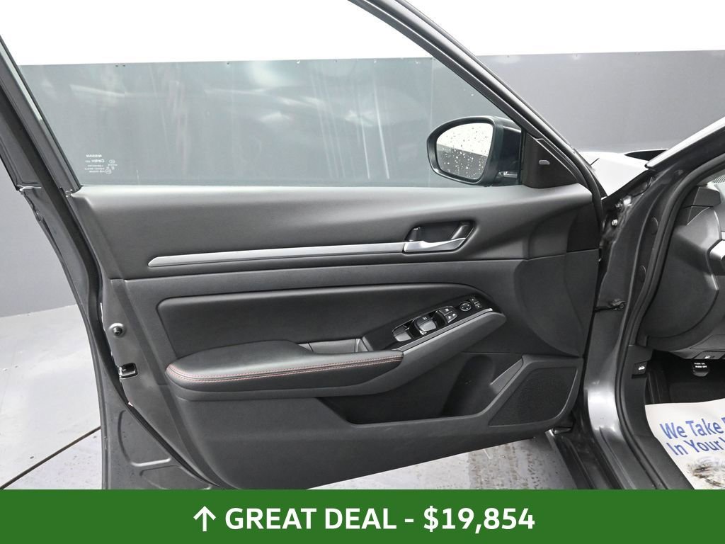Used 2024 Nissan Altima 2.5 SR image 29