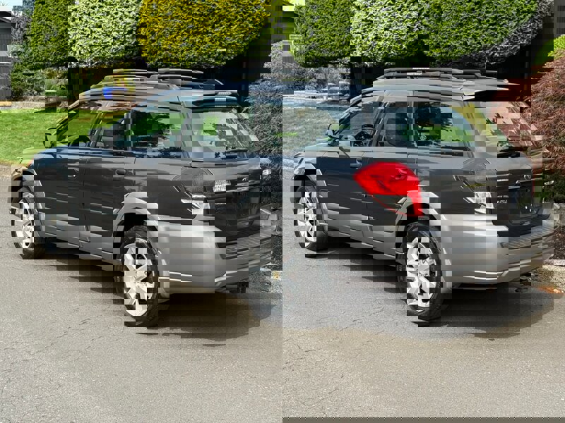 Used 2009 Subaru Outback 2.5i Special Edition image 3