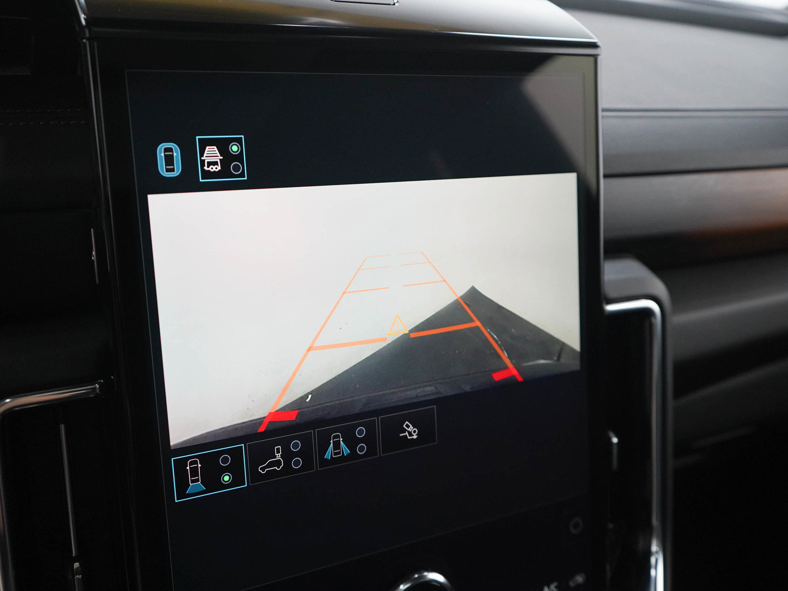 Used 2025 GMC Yukon XL Denali w/ Sun & Power Step Package AWD/4WD image 23