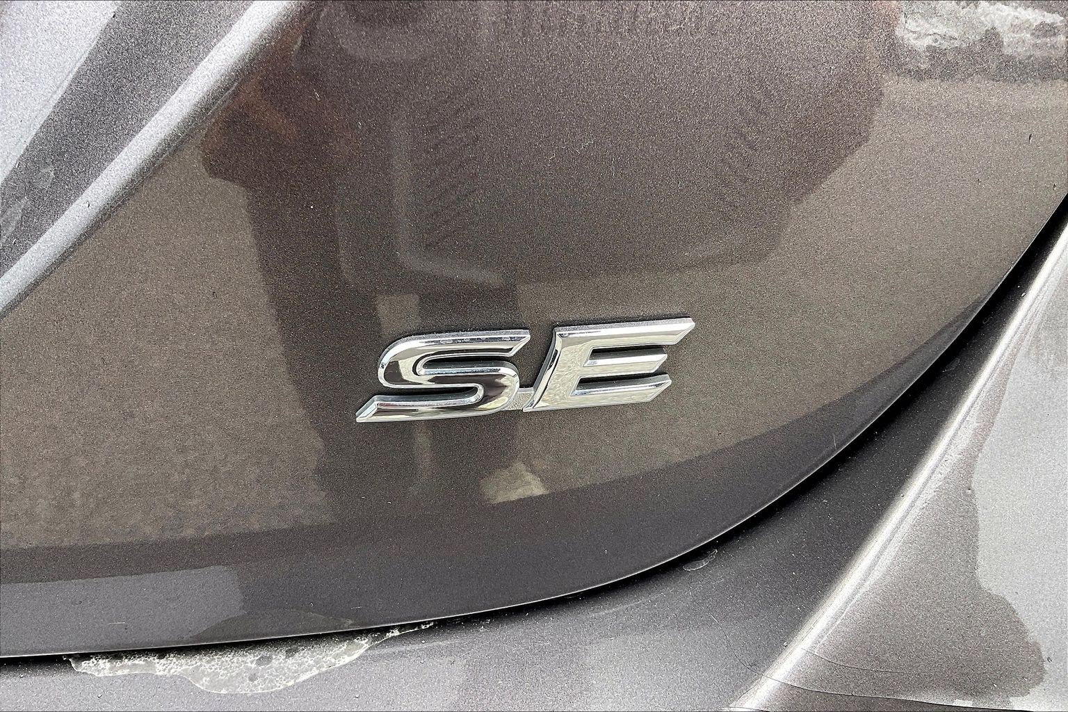 Used 2022 Toyota Camry SE FWD image 10