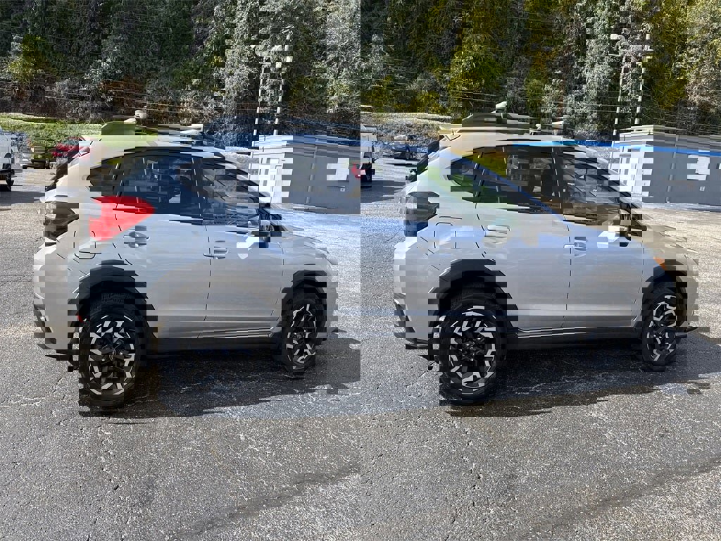 Used 2016 Subaru Crosstrek 2.0i Premium w/ Moonroof Package image 3