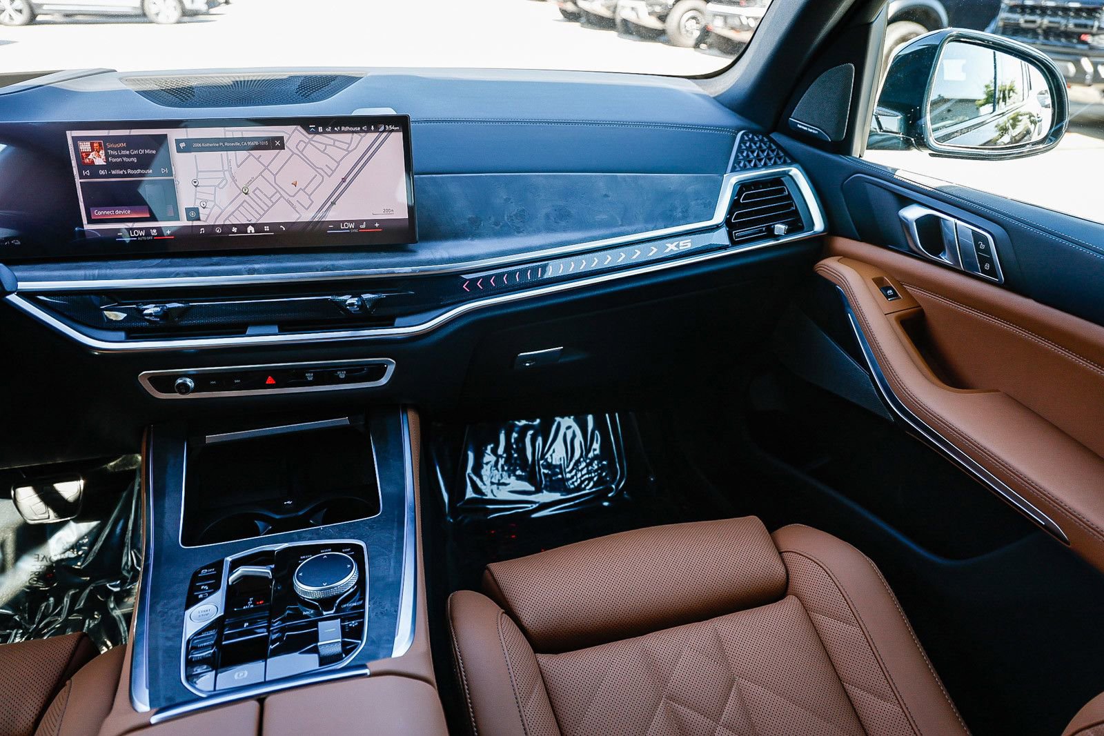 Used 2026 BMW X5 xDrive50e w/ M Sport Package image 15