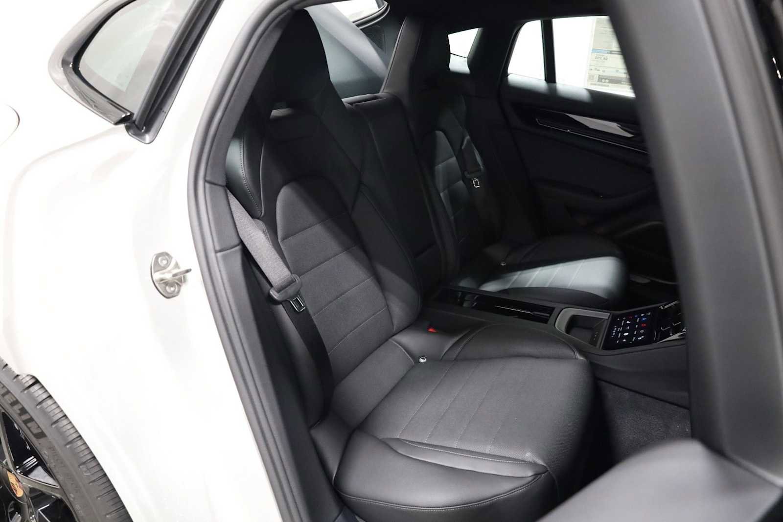 New 2026 Porsche Panamera image 35