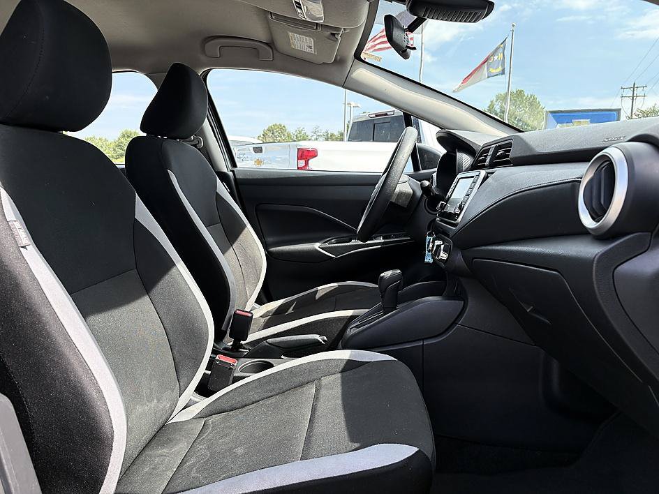 Used 2025 Nissan Versa S FWD image 12