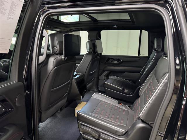 Certified 2025 GMC Yukon XL AT4 Ultimate AWD/4WD image 14