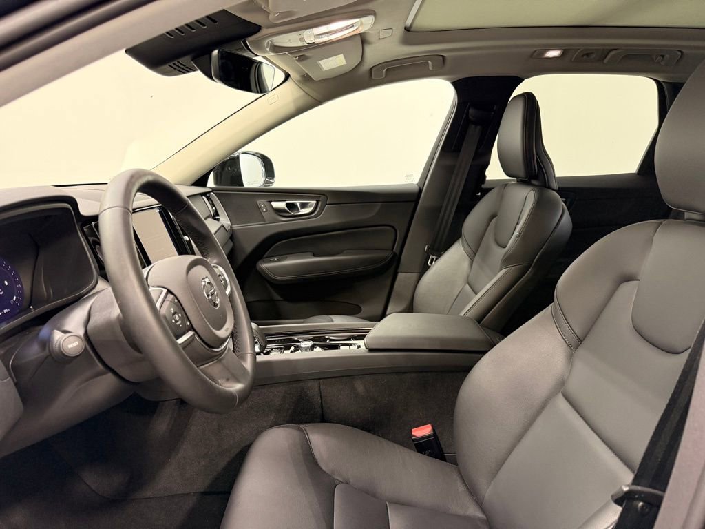 Used 2025 Volvo XC60 B5 Core w/ Climate Package image 11