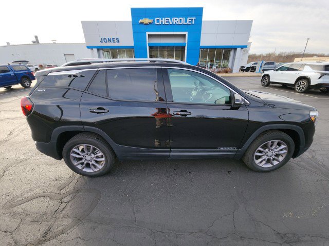Used 2024 GMC Terrain SLT image 6