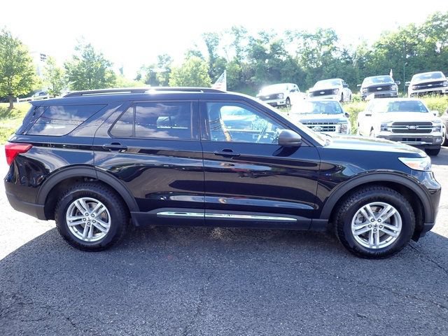 Used 2023 Ford Explorer XLT w/ Equipment Group 202A AWD/4WD image 9