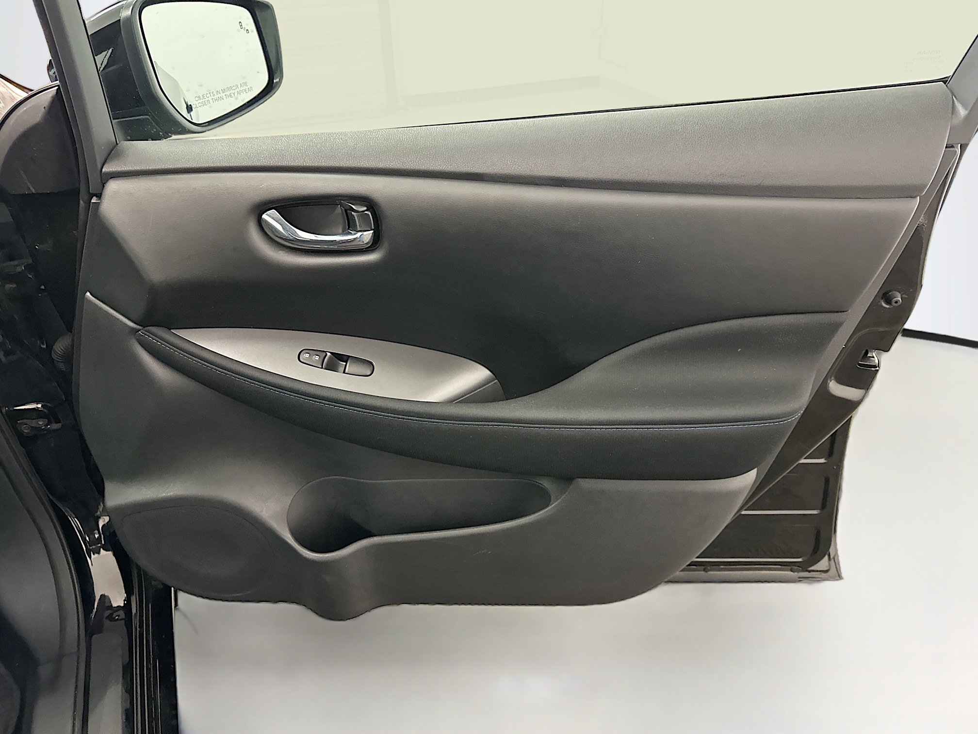 Used 2023 Nissan Leaf S image 32