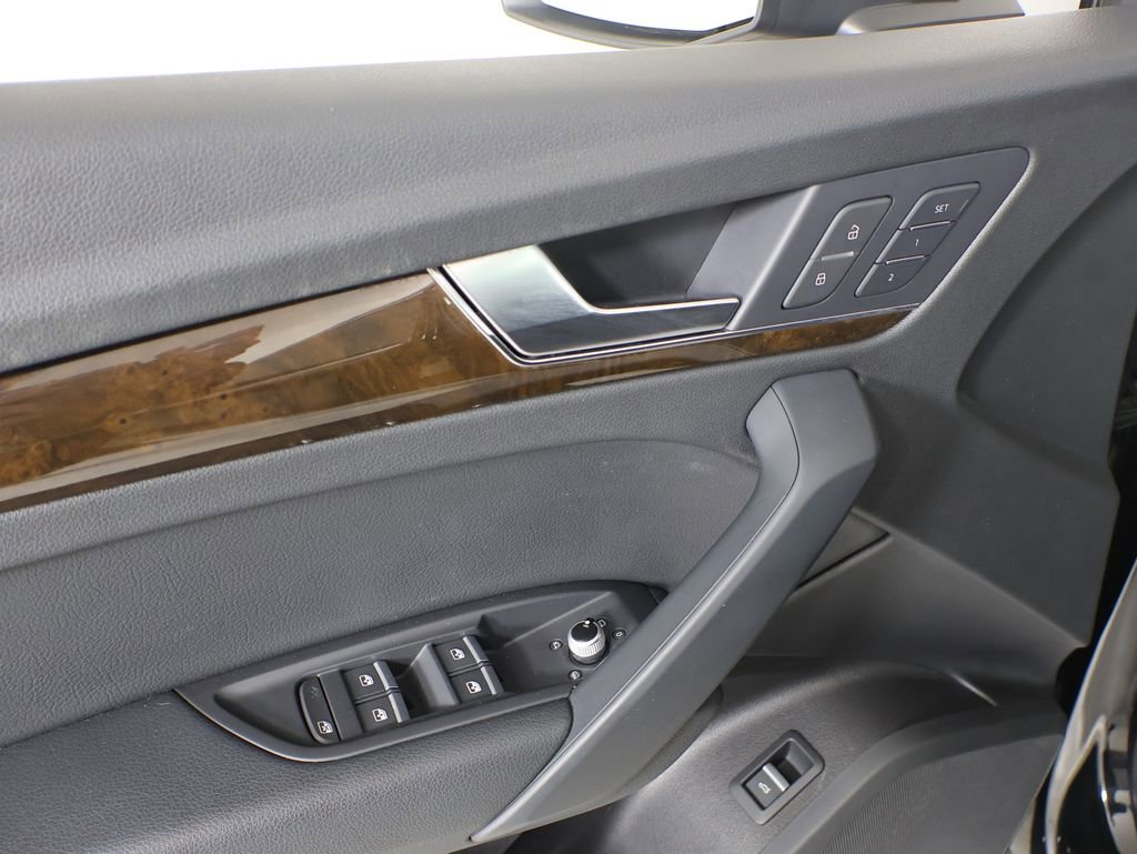 Used 2018 Audi Q5 2.0T Premium Plus w/ Premium Plus Package image 21