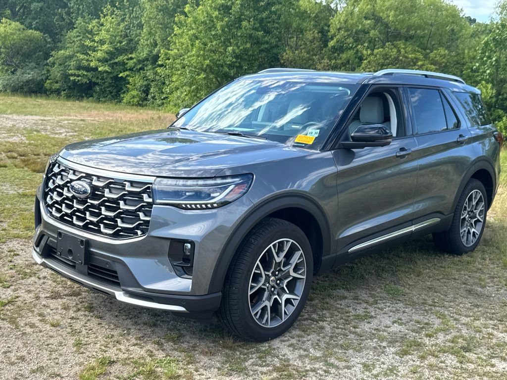 Used 2025 Ford Explorer Platinum w/ Ultimate Package AWD/4WD image 3