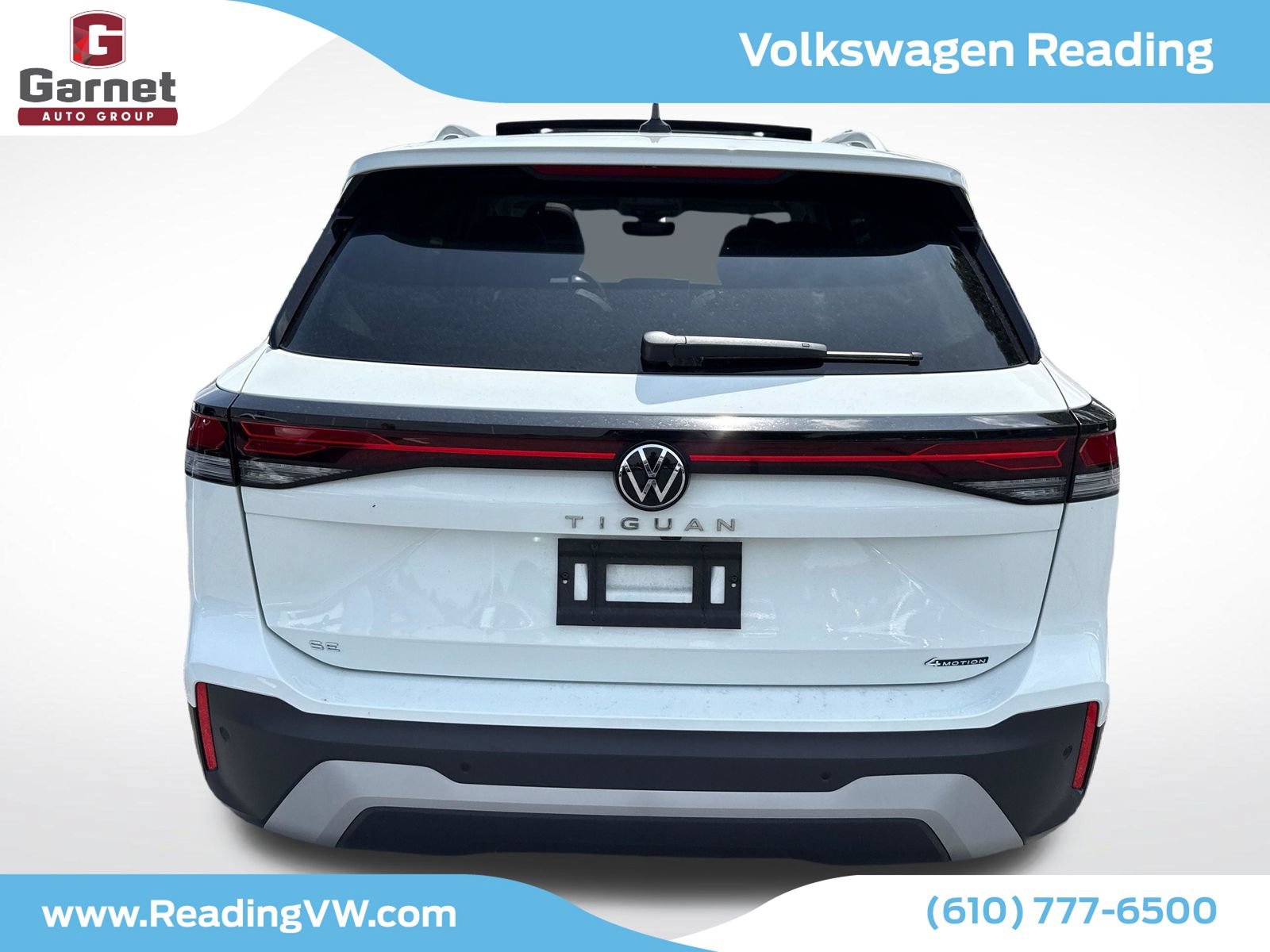Used 2025 Volkswagen Tiguan SE w/ Panoramic Sunroof Package AWD/4WD image 4