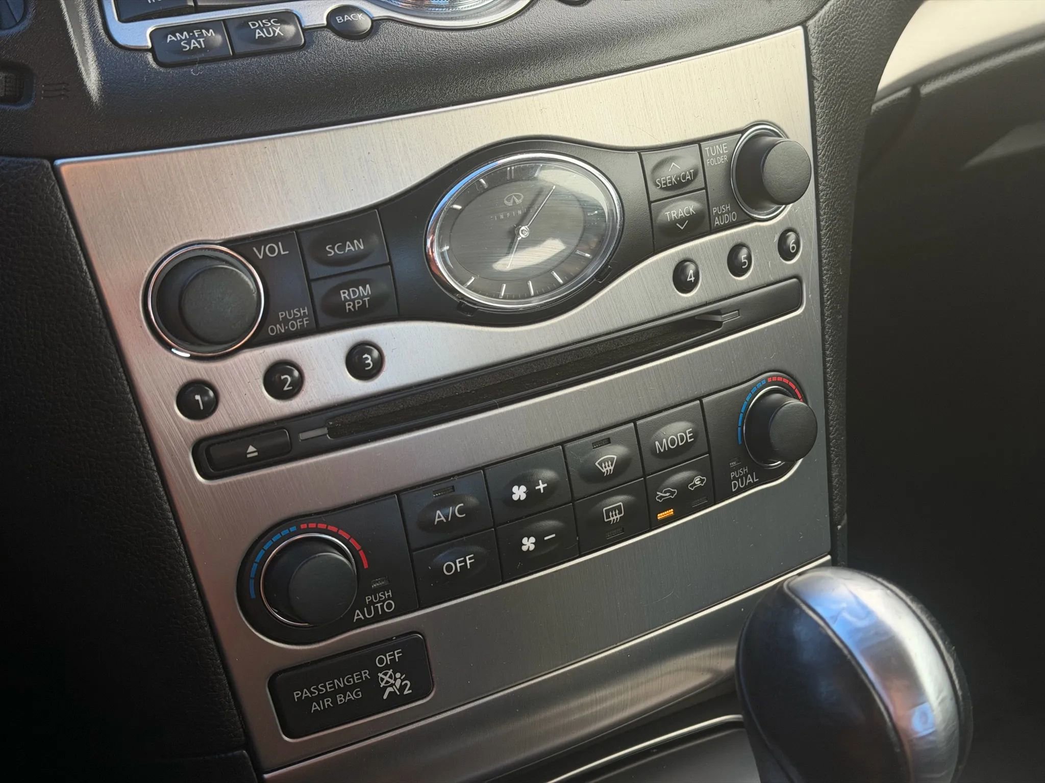 Used 2011 INFINITI G37 Journey w/ Premium Pkg image 13