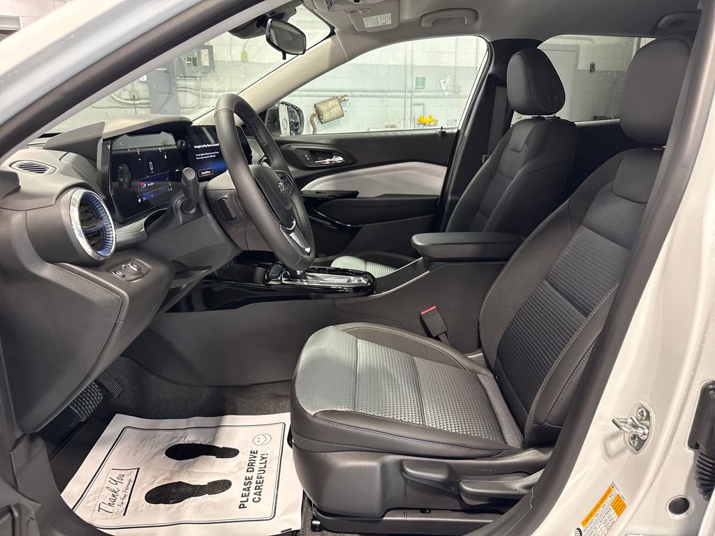 New 2026 Chevrolet Trax LT FWD image 27