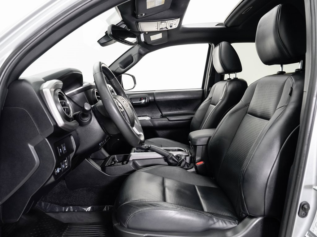 Used 2021 Toyota Tacoma Limited image 6