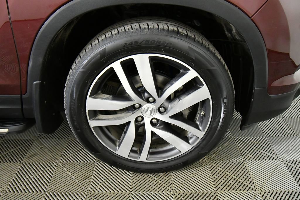 Used 2018 Honda Pilot Touring image 17