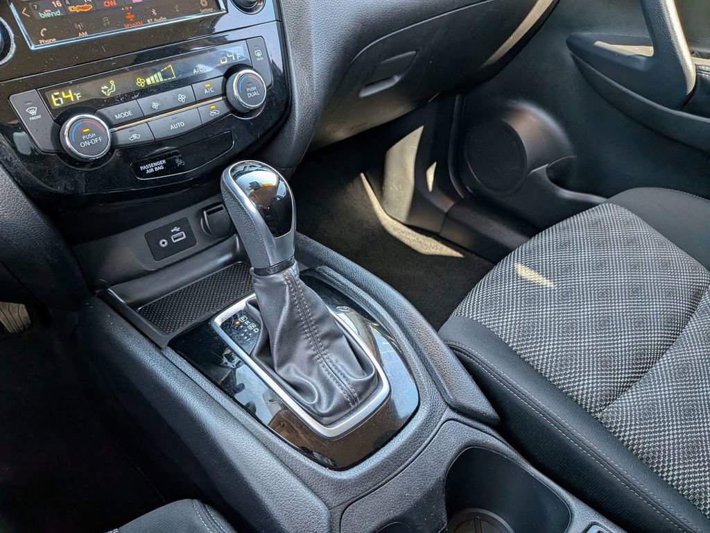 Used 2022 Nissan Rogue Sport SV image 28