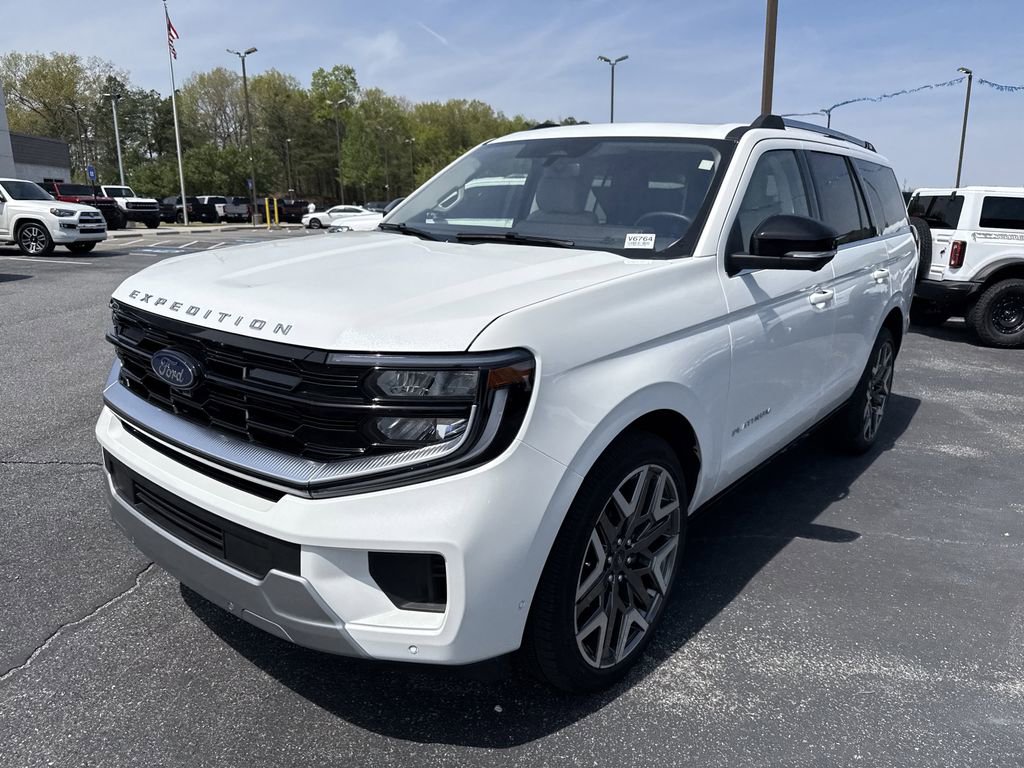 Used 2025 Ford Expedition Platinum w/ Platinum Ultimate Package AWD/4WD image 3