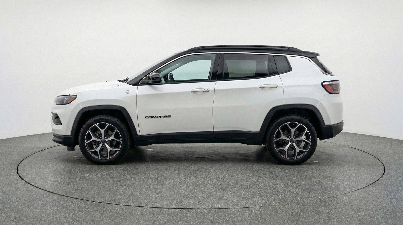 Used 2025 Jeep Compass Limited image 5
